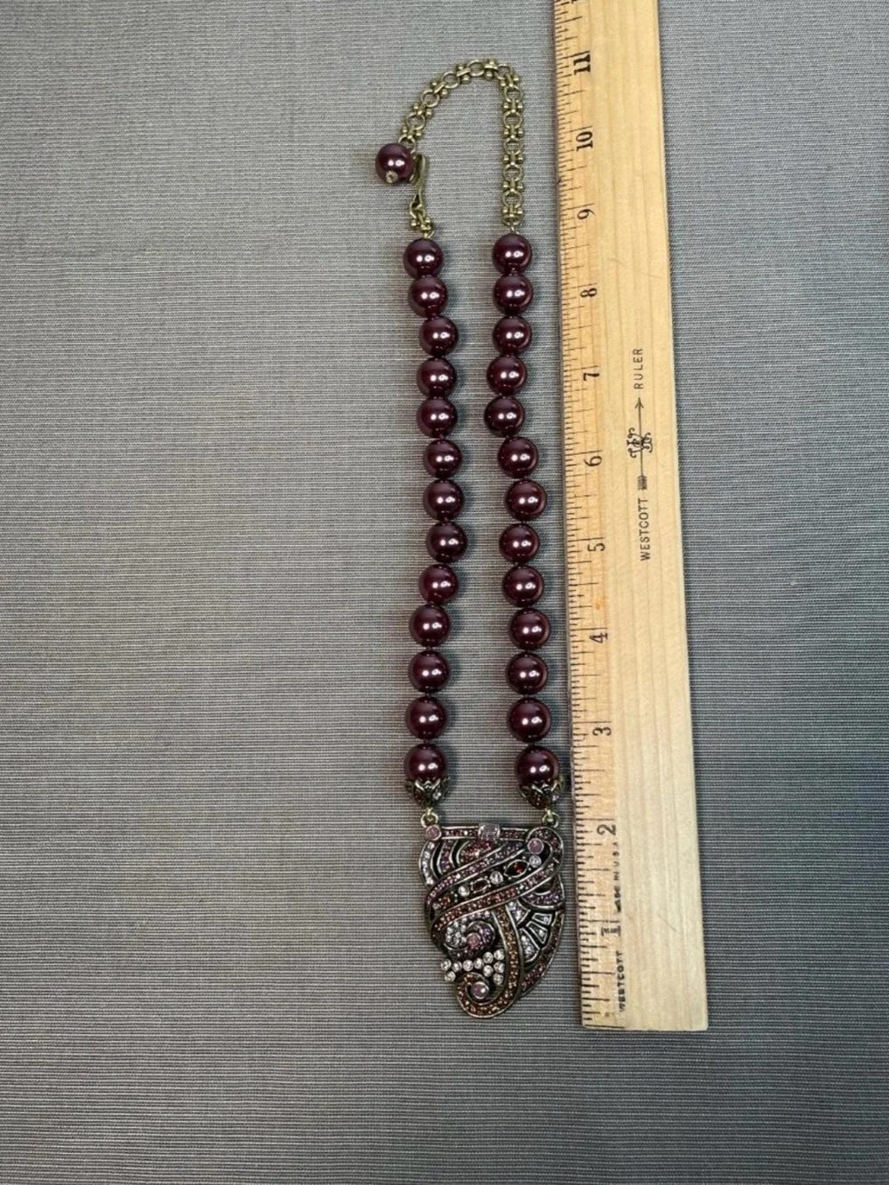 ✨ AUTHENTIC HEIDI DAUS DEEP PLUM PEARL SCROLLED SHIELD PENDANT NECKLACE ✨